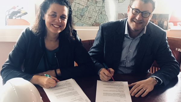 Contractondertekening appartementencomplex SEW-terrein